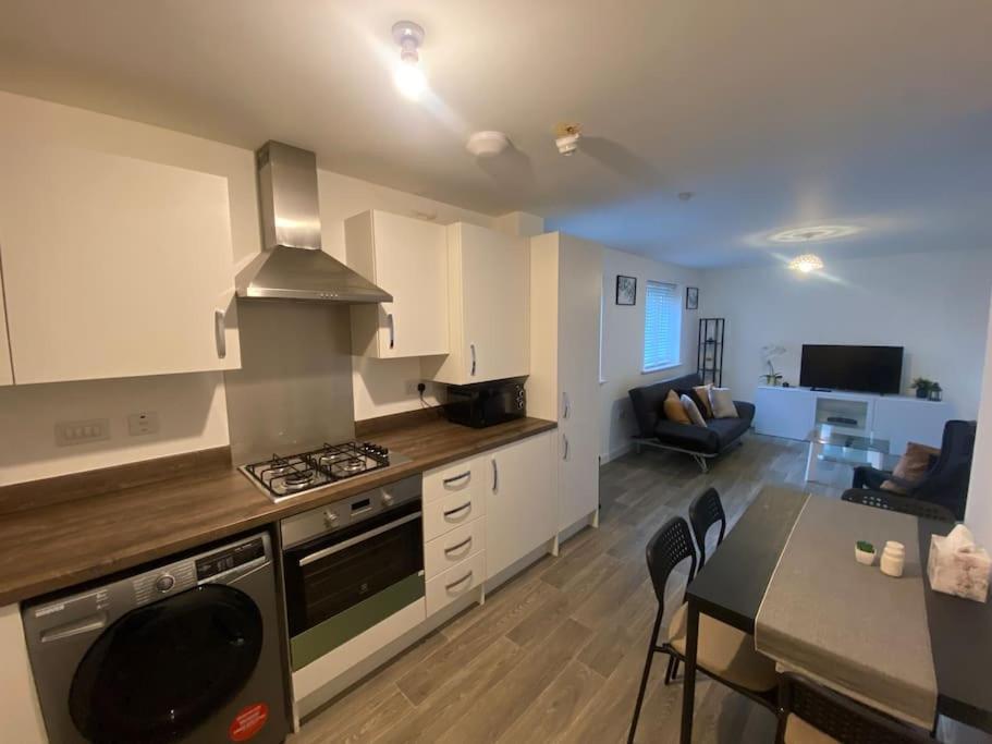 2 Bedroom Private Spacious Apartment In West Midlands Birmingham Exterior photo